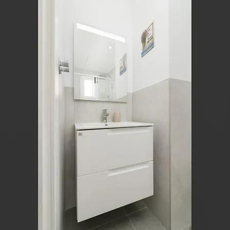 Apartman Homes Alice Valentin *
